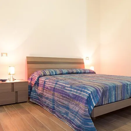 Domus Cairoli Apartman *